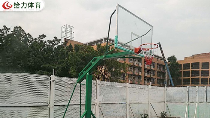 籃球架